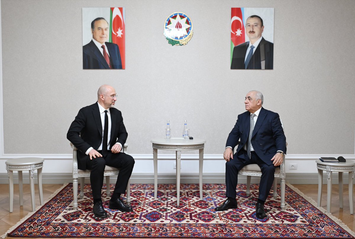 Denys_Shmyhal's tweet photo. An important meeting with Prime Minister of the Republic of Azerbaijan Ali Asadov @nkgovaz 🇦🇿
I expressed gratitude for Azerbaijan's unwavering support for Ukraine's sovereignty, territorial integrity, and resilience. Baku has been supporting Ukraine's energy sector since the very first days of russia's full-scale invasion. Transformers from our partners play a vital role in sustaining the resilience of our energy system, and Azerbaijani gas supplies helped Ukraine endure the extraordinarily difficult wartime winter of 2025-2026.
We will deepen our cooperation — and not only in energy ⚡ The partnership between Ukraine and Azerbaijan is strategic in nature. Today, our cooperation is above all a prerequisite for regional security across South-Eastern and Central Europe in all its dimensions.
_____

Важлива зустріч із Прем’єр-міністром Азербайджанської Республіки Алі Асадовим.
Подякував за непохитну підтримку Азербайджаном суверенітету, територіальної ці��існості та стійкості України. Баку допомагає українській енергетиці з перших днів повномасштабного російського вторгнення. Трансформатори від партнерів відіграють важливу роль у підтримці стійкості нашої енергосистеми, а постачання азербайджанського газу допомогло Україні пройти надзвичайно складну воєнну зиму 2025–2026 років.
Будемо поглиблювати наше співробітництво, і не тільки в енергетиці. Партнерство між Україною та Азербайджаном має стратегічний характер. Сьогодні наша співпраця — це насамперед передумова регіональної безпеки для Південно-Східної та Центральної Європи в усіх її вимірах.