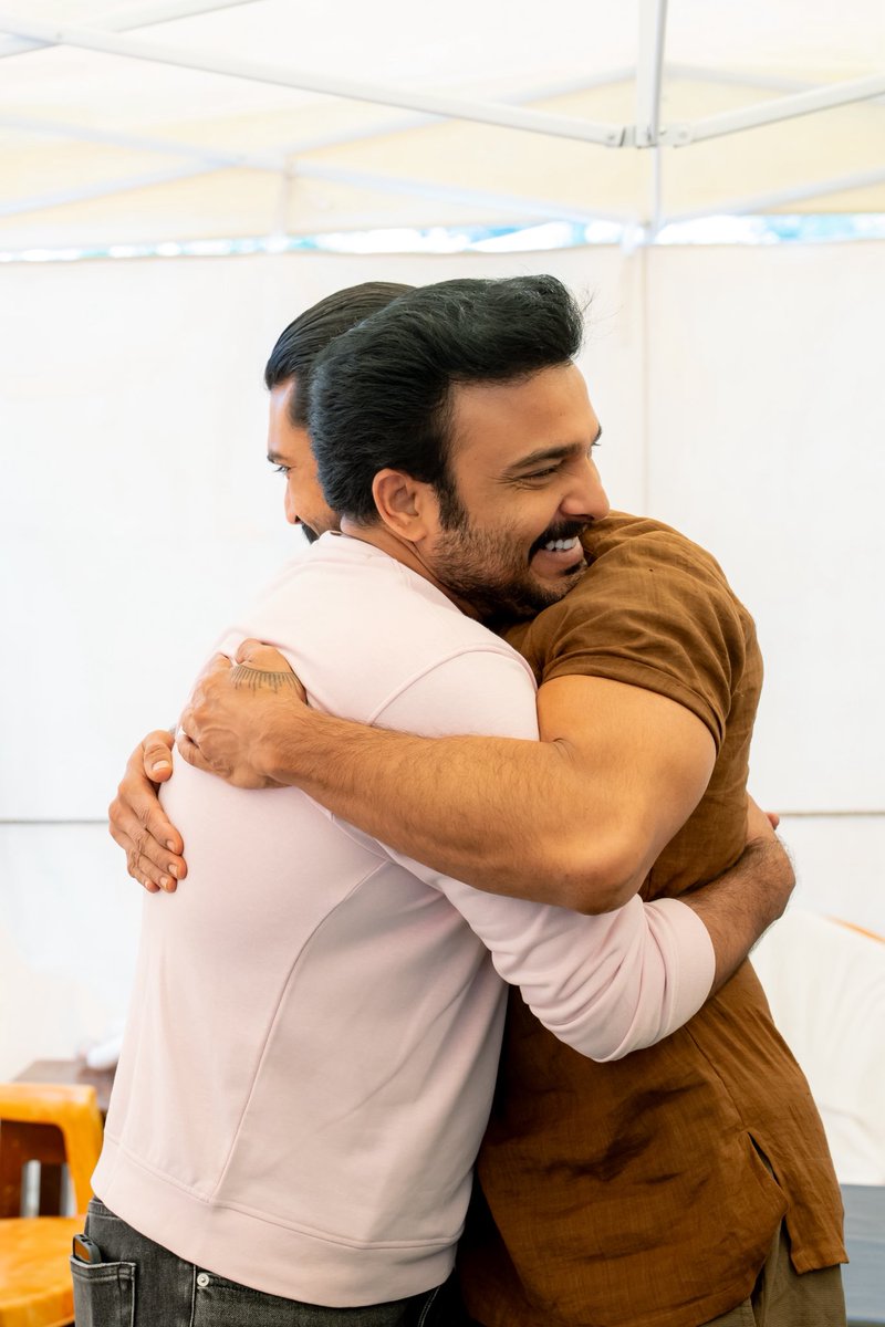 getupsrinu3's tweet photo. Wishing all the very best to the great and positive human being #megapowerstar @AlwaysRamCharan sir😍💐Your dedication and commitment towards Peddi are truly inspiring sir 💪Wishing you tremendous success, and I sincerely hope the film becomes a sure shot blockbuster🔥🔥

Also, my heartfelt best wishes to our beloved and immensely talented writer and director @BuchiBabuSana garu😍💐
May your hard work and vision be rewarded with great success💐💐💐
#PEDDI