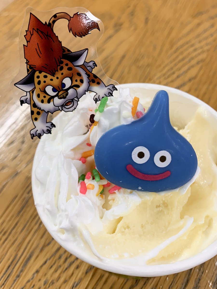 tinmugi's tweet photo. 健康診断終わったからドラクエコラボ食べてきた！(2個頼んだ)
会心の一撃美味しかったです😆 https://t.co/Kxbp1GcOI4