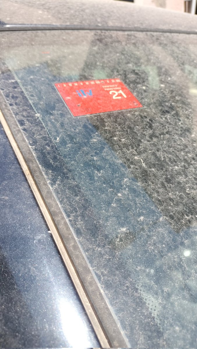 marga_mas's tweet photo. Vehicle abandonat al barri de Sant Miquel des de fa mesos, amb ITV caducada. Hem denunciat i encara esperem que es faci alguna cosa ... @granollers https://t.co/cGFBCTqXhs
