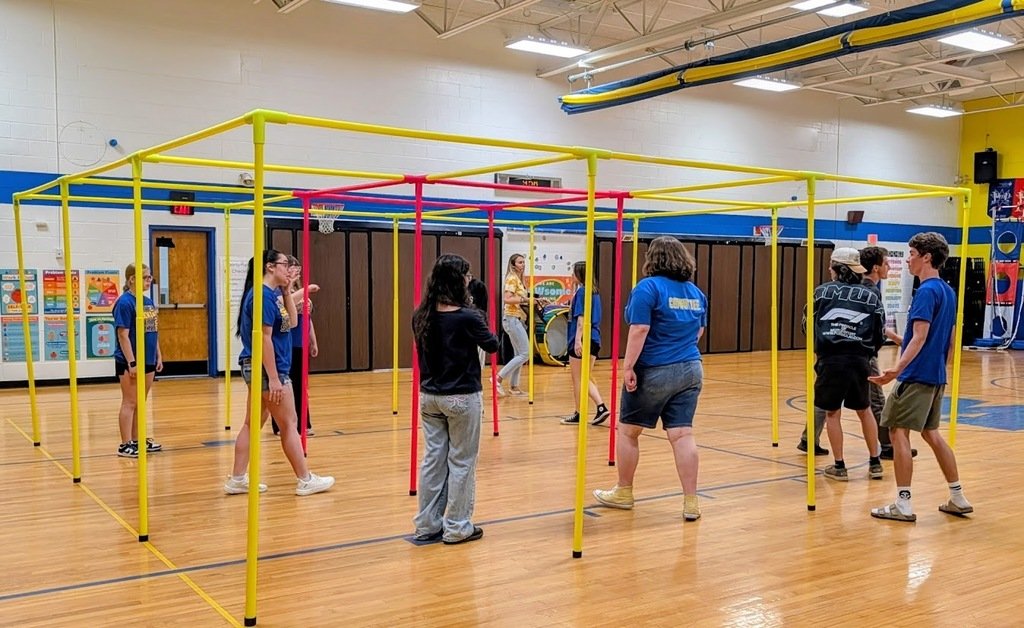 MTSDnews's tweet photo. Once kindergarteners, now graduates! MTHS seniors returned to Whiting School for “The Last Recess,” enjoying games, memories, and one final visit before graduation. Read about this heartwarming experience at https://t.co/SVkGebC16H. https://t.co/FsdlKJg01r