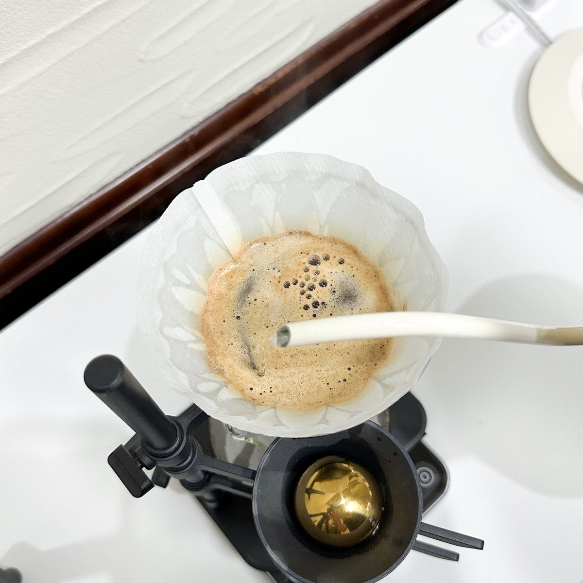 KenkenCoffee's tweet photo. Peru🇵🇪EL MORITO Washed
20g, LAGOM P80 5.0
93℃, Ratio 1:18, Total Time 3:10
TDS1.26%, EY19.56%

湯温93℃に下げてみる。

苦味の刺激がかなり抑えられた。
特に一口目の。

質感も悪くない。
クリーミーなチョコレート感。

もっといろいろ試してみよう🤔 https://t.co/voNipRLeLN