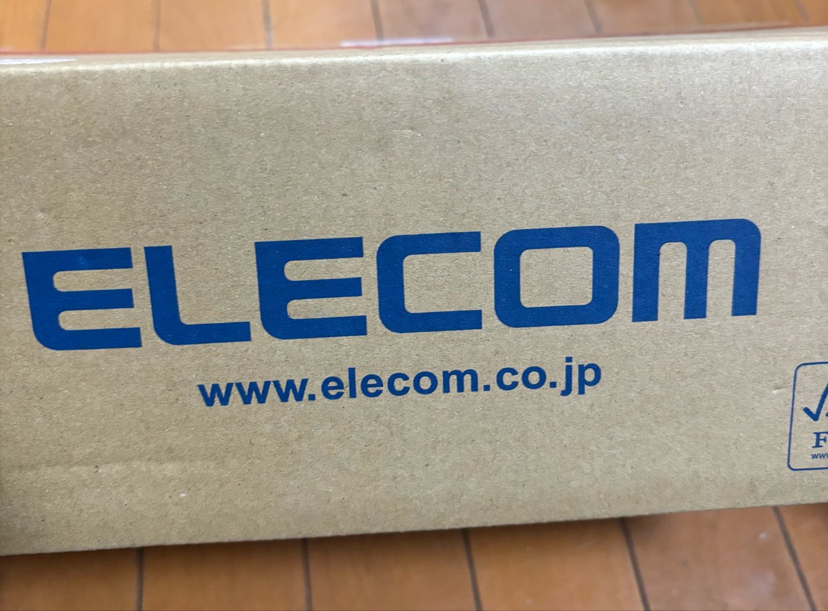 fharigami's tweet photo. Amazonだとなかなか在庫追加されないからELECOM公式のダイレクトショップで買った！！これからはAmazonじゃなくて公式ショップがいいかもね
#えれとも 
#VM800 https://t.co/zBvzX6rwmZ