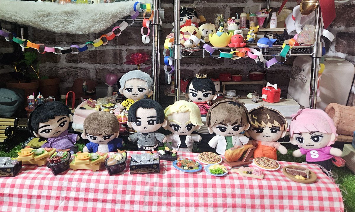 spsamidare's tweet photo. チルぬい遊び人

⛄❤、🐯💛、💎💚、🅰️、🐙💚等。基本箱。他Gも応援😁事務所好き。Jr.もそっと見守ってます。
でかくて良く食べる人が好きな傾向あり🍖
ぬい遊びに理解のある方🥳
鍵垢、映像画像、無断転載・使用の方❌
チルぬい王国を作り、以下のような📮しております。→続く https://t.co/jQylha9vGM