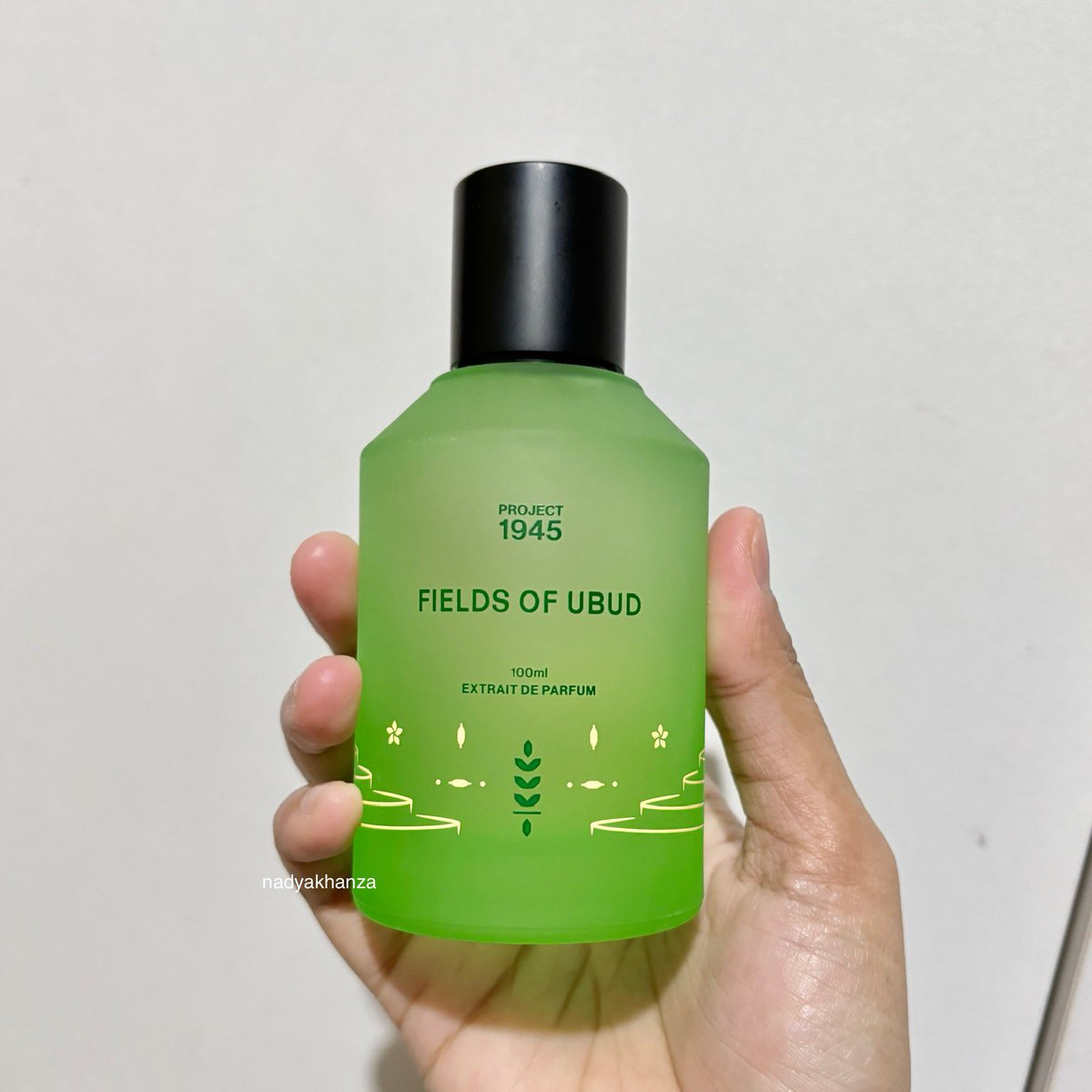 nadyakhanza's tweet photo. parfum buat daily yang seger terus tapi gak bikin pusing🫠🤍 https://t.co/bPWuhFf5oE