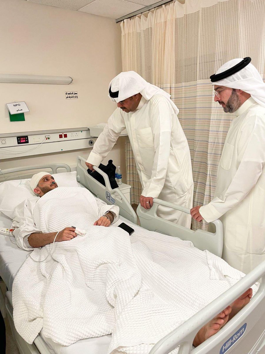 AskAboutKwt's tweet photo. وزارة الصحة: استقبال 63 حالة إصابة وتوزيعها على المستشفيات، والإصابات تشمل مدنيين ومسافرين وعاملين بالمطار. https://t.co/tvQGkx0VGx