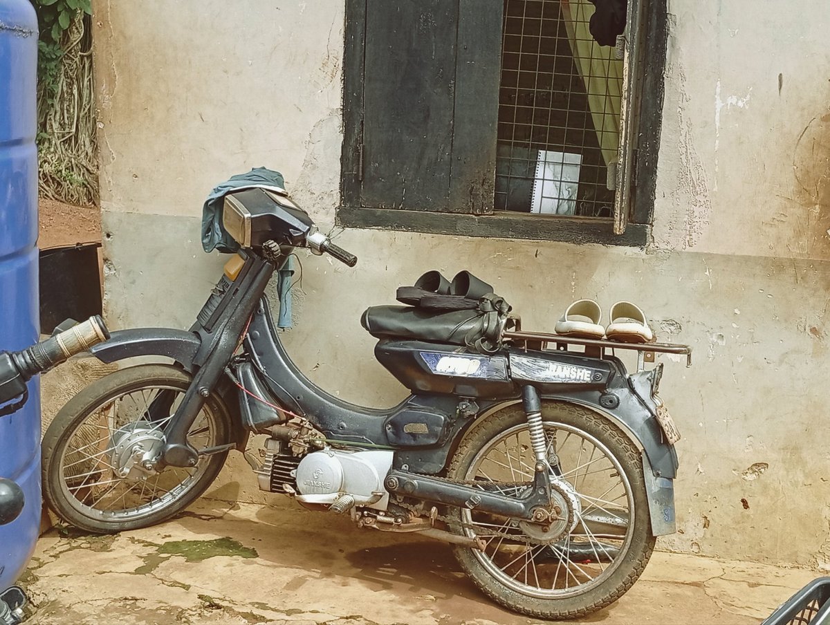bubebarrywhyte3's tweet photo. postcards from the day before. 

Nsukka [2026]. https://t.co/ge3rh8NizU