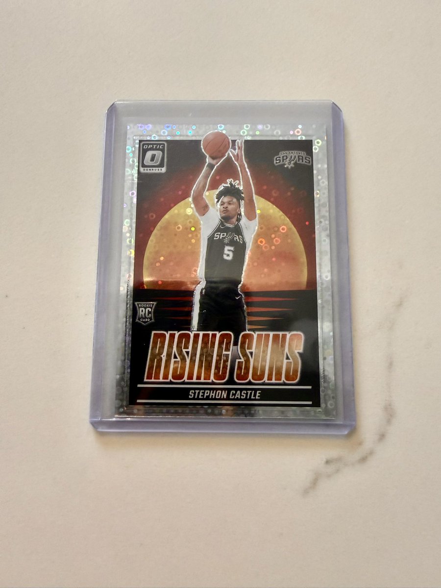 LICbreaks's tweet photo. @SlabtownCollect For sale 🤝

Reese /25 - $150 shipped 
Castle Rookie - $15 pwe
Bazzana /199 - $5 pwe
Garcia /25 - $5 pwe https://t.co/mIfj4iY0kv