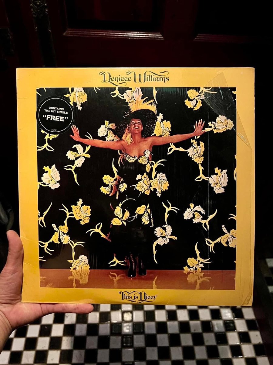 Lin_Endorphin's tweet photo. （続き）3 June 2026
(2時am閉店　日曜定休）

本日Birthdayは、

Ian Hunter、
Curtis Mayfield、
Mickey Finn、
Deniece Williams、
Suzi Quatro、
Rumer

などだそーな👏✨🎂 https://t.co/e6wOXK6TCp