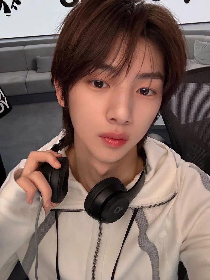_jjuchoco's tweet photo. Haii! I'm Andy🧸
Looking for interactive moots!

- she, her | filo 
- not new to #stantwt / #kpoptwt
- Juhoon, Nicholas, Jisung, &amp; Anton bias
- open to all fandoms           
- ults cortis, &amp;team, nct, &amp; riize

Looking for #moots
♡ / ↻ are very much appreciated🤍! https://t.co/TN2tKv4ZXR