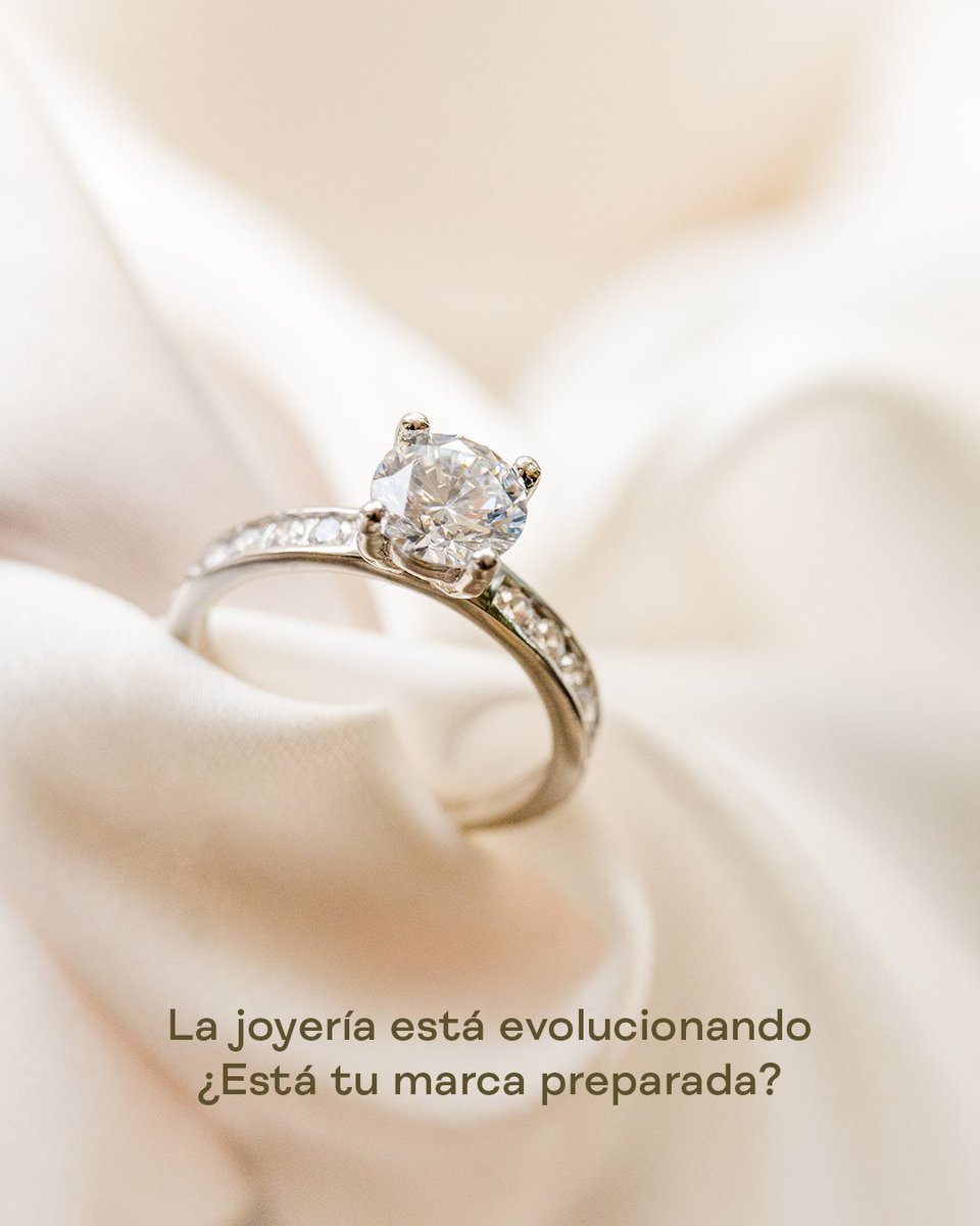 Madridjoya's tweet photo. La joyería evoluciona: en España el mercado supera los 2.100M€. 

El consumidor prioriza diseño, identidad y valor emocional. Un sector en transformación donde la marca y la creatividad marcan la diferencia. 

Participa en #Madridjoya26: https://t.co/KsZcDdGKHp https://t.co/GYxHQcYdKn