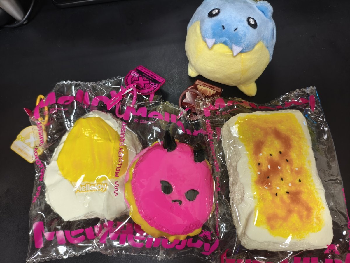 ichi23's tweet photo. 家のメロジョイもちょっと増えたのでニコニコ😊
1番好きなのはもちもちもちの大福。

そしてもちもちもちが好きすぎて家にジェネリックもちもちもちが増えたきた… https://t.co/trbl7S1r8H