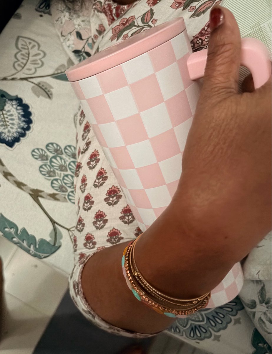 Escapeplace__'s tweet photo. When ma visited Bangalore in April, I gave her a sipper for her water intake as I did not like her getting up, going to the kitchen every time she wanted water. Best part was the water was kept cool for long period of time. She loved it so much that for the first time in life she said “ek mere liye order kar do, main ghar le kar jaaungi”

I told her I will order one when she is home and I started looking for the best sippers. I couldn’t find the perfect one and then it slipped my mind. Came back home, saw her drinking water and it clicked my mind instantly. Scrolled through all of the internet again to find her an aesthetic sipper as like me she loves Pinteresty stuff.

It arrived today. I gave it to her and went to my room to work. Entered her room right now to ask for chai and this is how she is sleeping. The guilt of not getting this for her the moment she asked me is engulfing me and at the same time, seeing her like this is making me smile. 

This made me realise that while we want to give all of the world’s luxuries to our parents, our parents happiness lies in all the little things we do for them. Listening to them and understanding what they want instead of booking another international trip they have been saying no to is important.