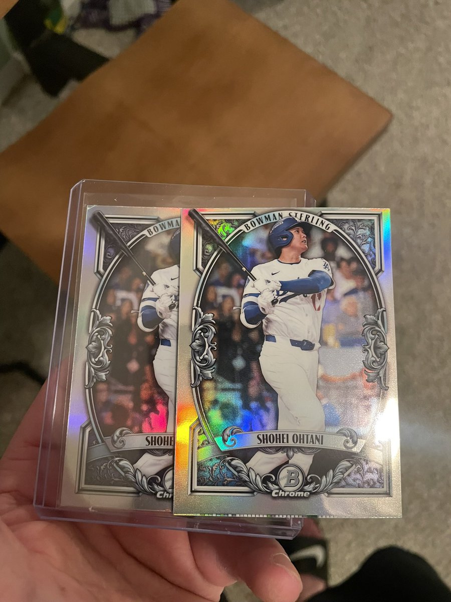 ROJOCA33's tweet photo. @CameronA32272 @CardPurchaser I have experienced this a bunch with the sterlings https://t.co/W8lDML5AA3