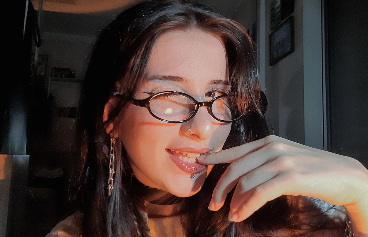 solarsoph's tweet photo. feliz mês pra todos os lgbts do rock https://t.co/6O5Yy3DobT