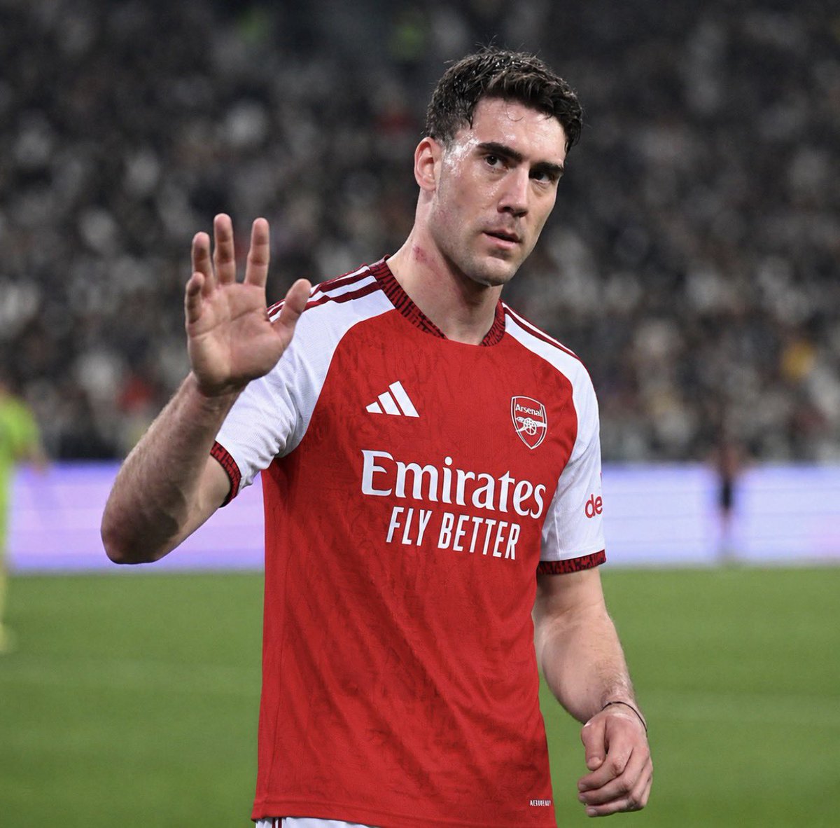 _Afcbanks's tweet photo. Would you welcome Dusan Vlahovic at Arsenal??🤔 https://t.co/tAvgM94PQd