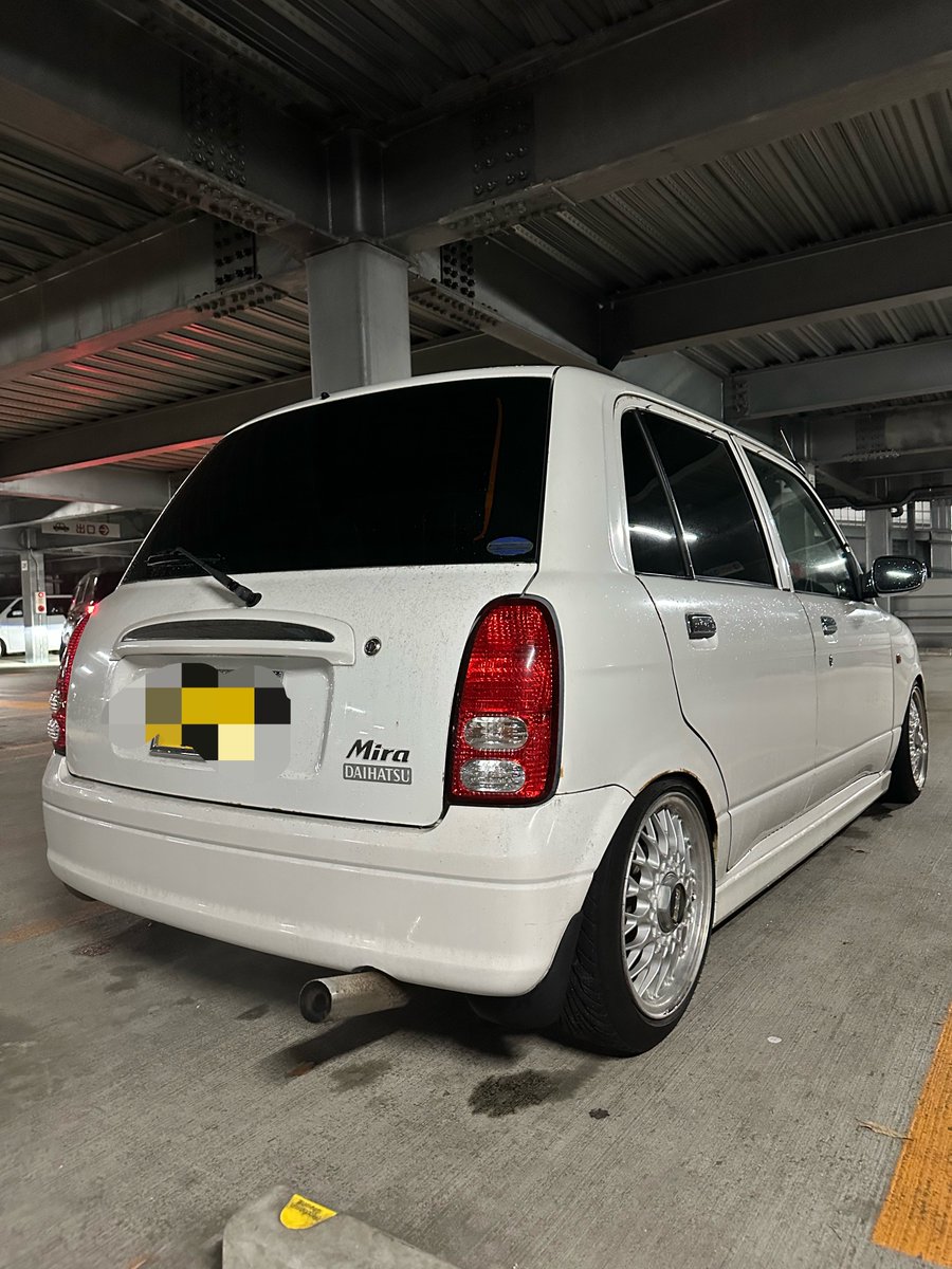 tattuuki's tweet photo. l700ミラ売ります。
エンジン、ミッション2センチ上げ
LEON  低王 
純正足付けます
パンパーフォグ穴加工
マフラーワンオフ　リアピースはエイプマフラー
マフラー純正もあります。
ムーブ純正サイドステップ
ミラジーノ純正シート移植
メーターフード塗装
ホイールは転がしになります
#l700 #売ります https://t.co/RdSoPWDz2N