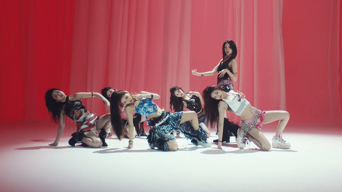 ChartBabymonste's tweet photo. Highest debuts songs  by 5th gen girl groups released in 2026  on on the Worldwide iTunes Album Chart:

#1.#BABYMONSTER “CHOOM”#1
#2.MEOVV “Bite Now”— 9
#3.ILLIT “MAMIHLAPINATAPAI”— 14
#4. Baby DONT Cry  “AFTER CRY”— 20 https://t.co/rimLhi3y36