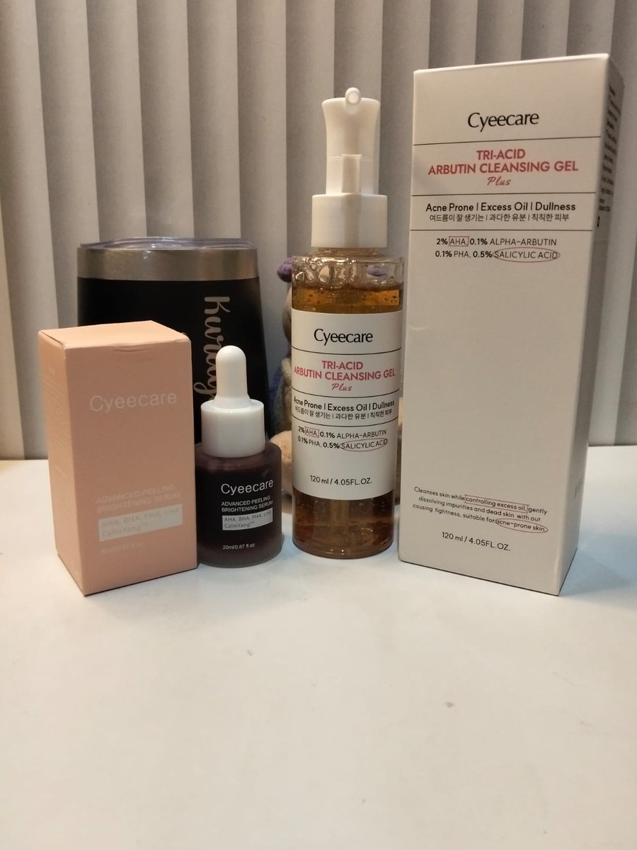 shyturtle23's tweet photo. Ketemu produk eksfoliasi yang cocok buat kulitku yang berminyak, sensitif dan gampang jerawatan yaitu paket duo eksfoliasi dari Cyeecare.
Isi paket:
1. Cyeecare Tri-Acid Arbutin Cleansing Gel
2. Cyeecare Advanced Peeling Brightening Serum
#cyeecare #cyeecareindonesia #eksfoliasi https://t.co/HyYtuG2KOX