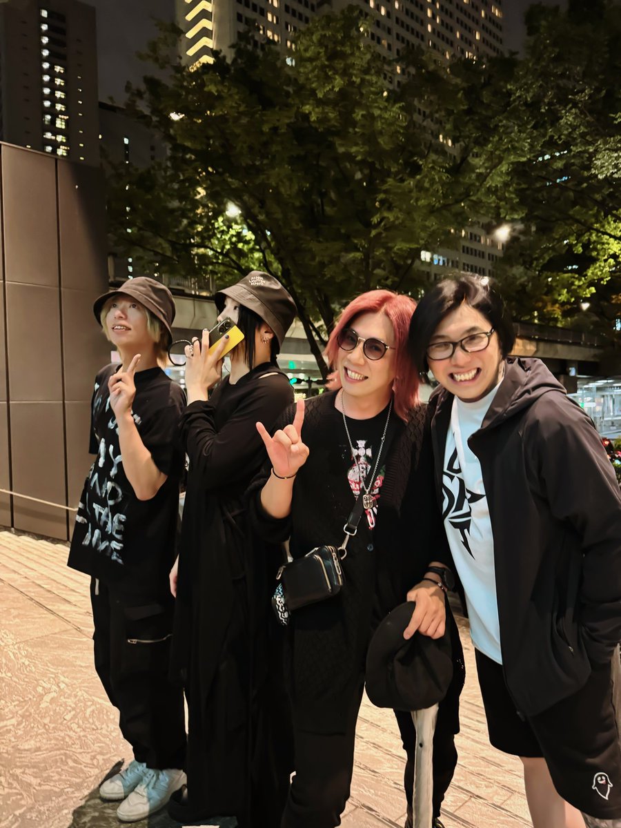 Cy_1227's tweet photo. 先日はサーシさんが繋いでくれた会👍
ka-yuさんとは初めましてでしたがとても優しくとても気さくに話して頂き終始楽しい会でした！
今後なんか面白いことしたいなぁとか色々話せたし今後が楽しみです♪
共通点はソロベースボーカル。
ふふふ(。-∀-) https://t.co/YwI0LlPV4y