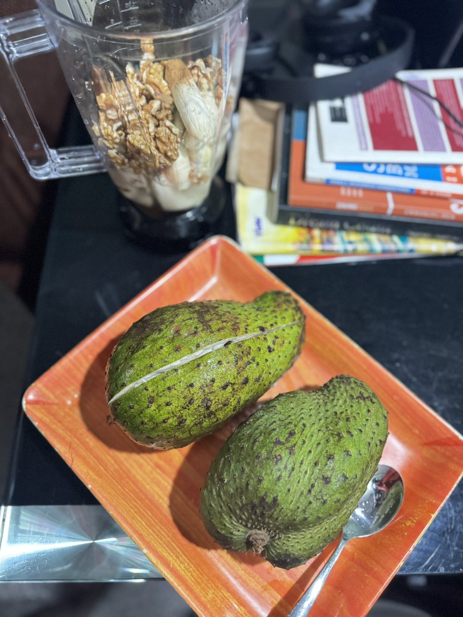 IdongesitUduehe's tweet photo. Got these for 8k each.

Soursop that used to be really affordable https://t.co/Ba5HFOggcs