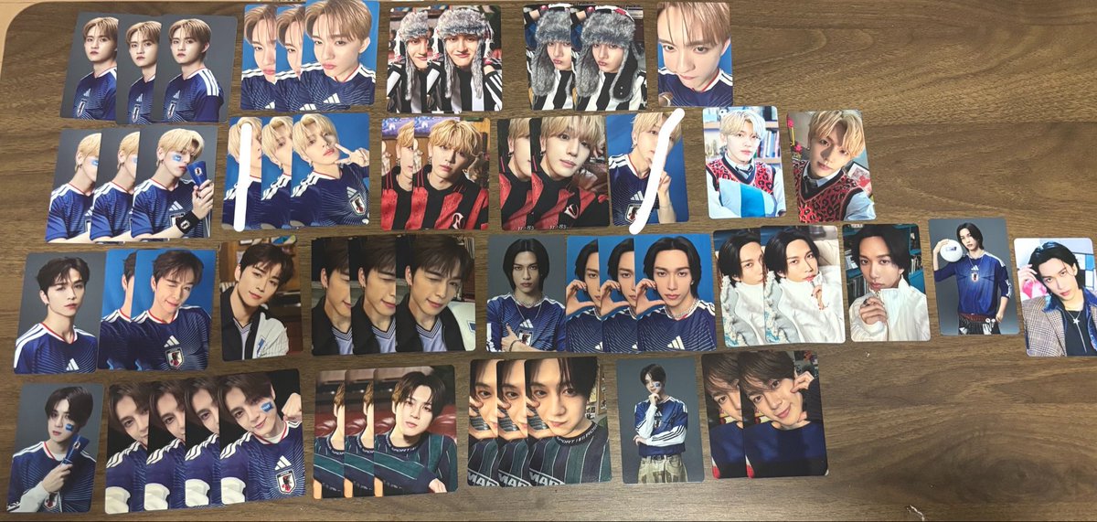 _0ru_1's tweet photo. JI BLUE 景色 JO1 INI トレカ 特典 封入　交換 

【譲】 タワレコ HMV 特典 封入トレカ
河野 佐藤 川西 金城 田島 髙塚 後藤 池崎 佐野

【求】 未使用シリアル 
比率なんでも可

纏めての方優先させて頂きます。

郵送のみ
お気軽にお声掛けください🙇‍♀️

 #JIBLUE交換 #JO1交換  #INI交換 https://t.co/OpA5bu5mBS