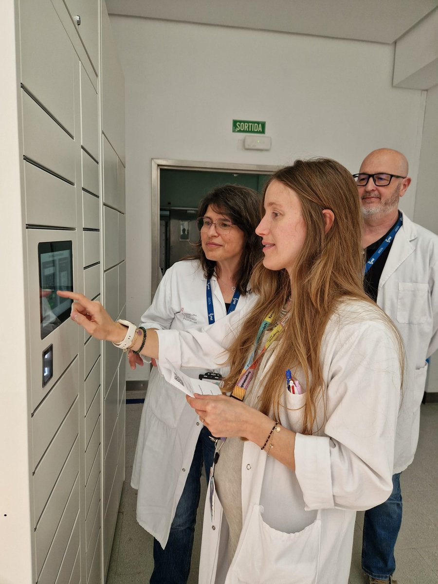 HManacor's tweet photo. Farmàcia incorpora taquilles intel·ligents per a la dispensació de medicació a pacients externs.
💊 Recollida més còmoda, flexible i segura.
📲 Accés amb codi personal, targeta sanitària o QR.
🌡️ Compartiments refrigerats i a temperatura ambient. https://t.co/hxAOxDpg4v