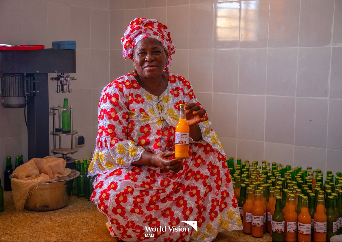 WVMali's tweet photo. Dans le cadre de ses actions en faveur de l’autonomisation économique, @WVMali accompagne des femmes transformatrices à travers des formations sur la transformation, la conservation et la commercialisation des produits locaux.

#DéveloppementDurable
#AutonomisationDesFemmes https://t.co/kTLbO2QKRA