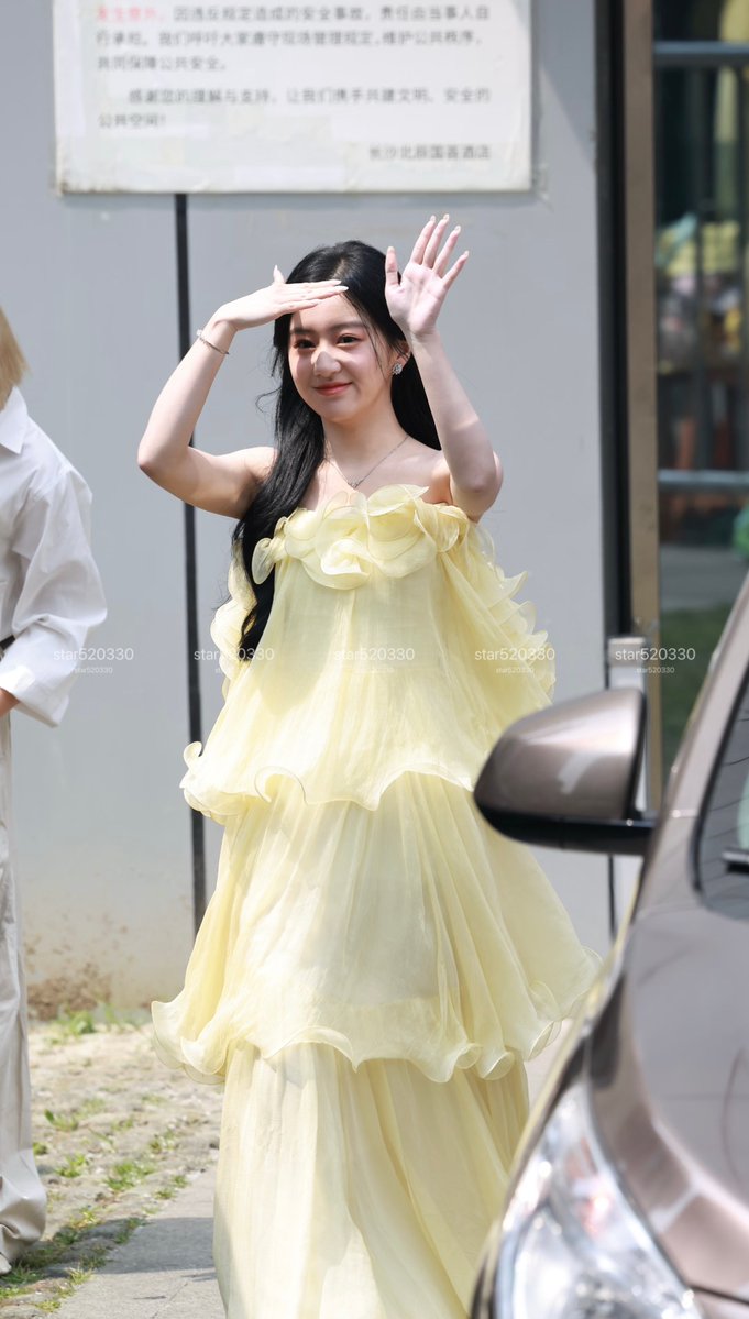 byshangenbao's tweet photo. spent the day filming a variety show with zhou keyu to share some love for #NeverEndingSummer before it officially releases! hope you guys look forward to both! 💛📺 https://t.co/cjJ9Toiteu