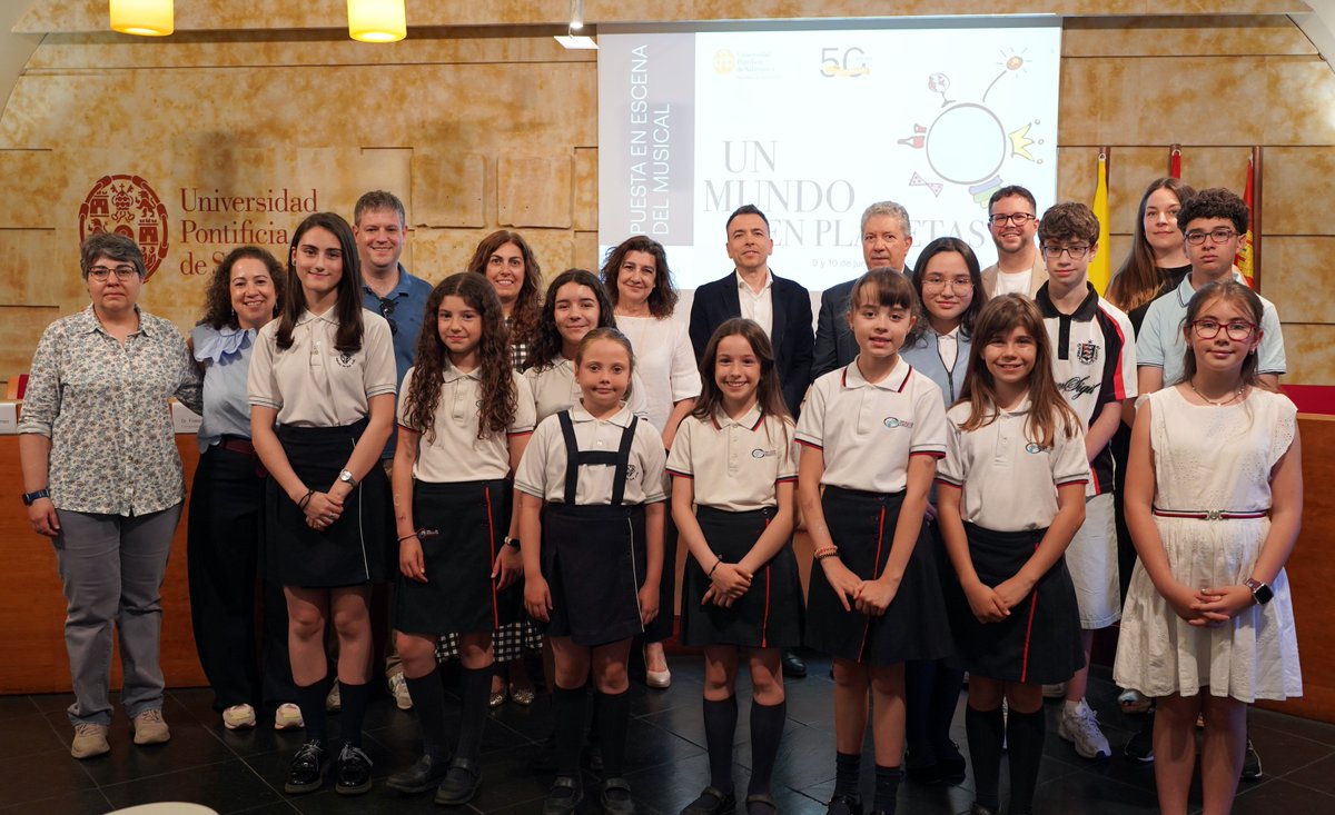 upsa's tweet photo. 🎵 Hoy se ha presentado el musical 'Un Mundo en Planetas'.
🎭 200 alumnos de 4 colegios participarán en un proyecto que une música, teatro y educación, inspirado en 'El Principito'.
📅 9-10 junio | 20:00 h📍 Patio Barroco
@cmaestroavila @colegiossj @CSAsalamanca 
#talentoUPSA https://t.co/kaU6yhGGmA