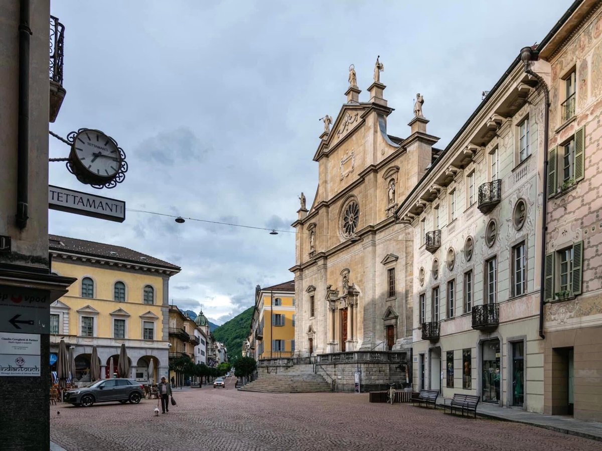 schweizok2's tweet photo. Hier noch einige Fotos aus Bellinzona im Kanton Tessin 
in der Schweiz🇨🇭 https://t.co/o9RAw7gHTv