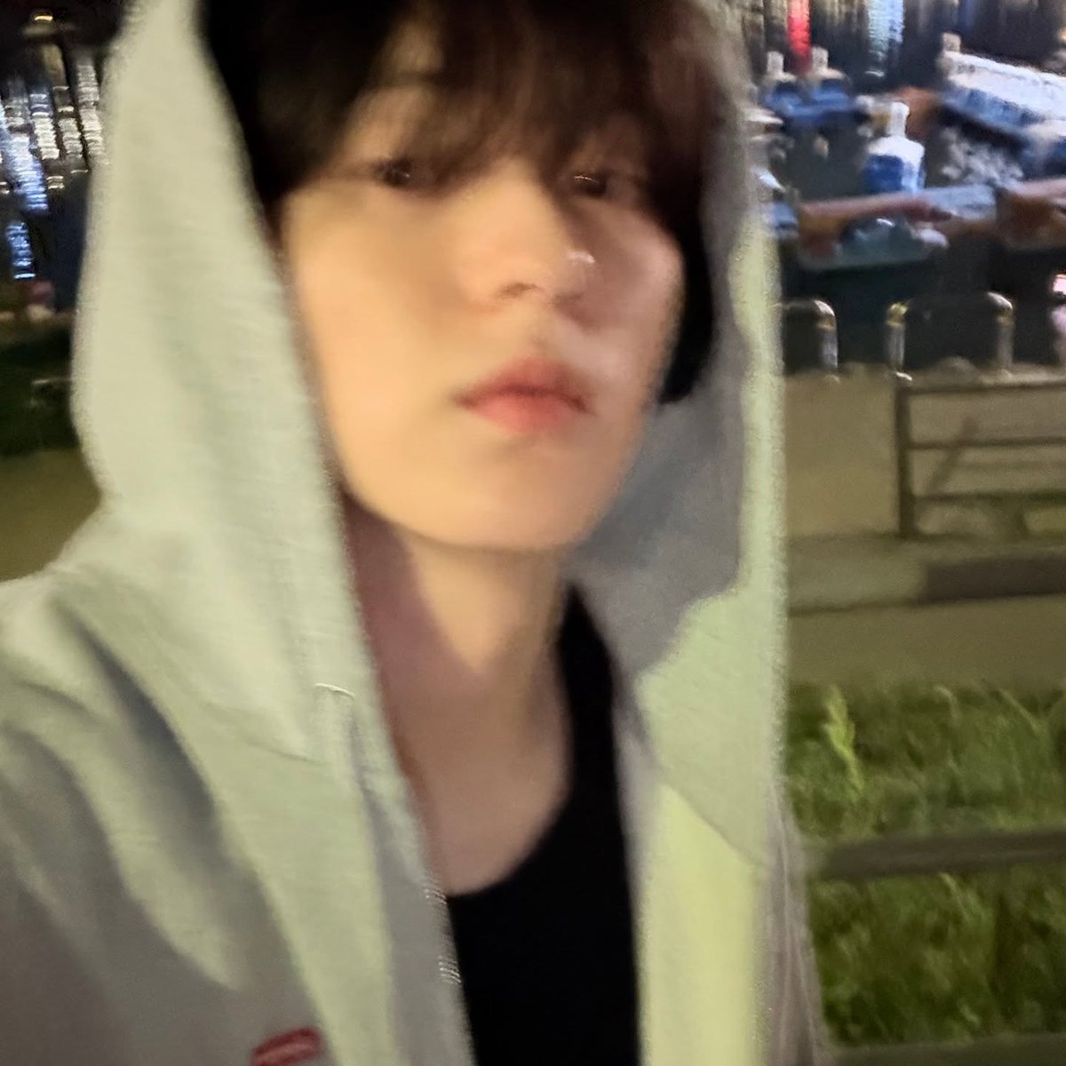 TXT__Alex's tweet photo. 반함 ... 개잘생겼다 https://t.co/mKfVQK9rks