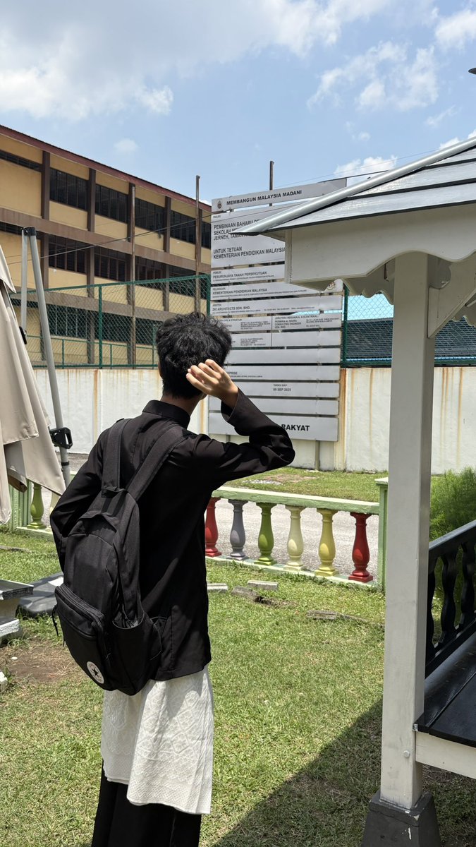 riiqqyy's tweet photo. raya dah habis tapi lemang ada lagi 👅 https://t.co/ZTy5nDfoRC