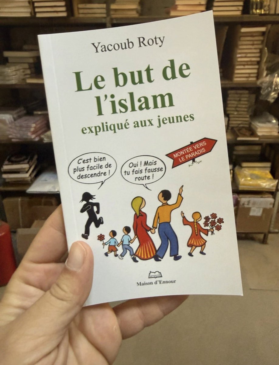 Medjnounn's tweet photo. Je pense sincèrement que ce livre a été l’une des causes de mon éloignement du haram à l’adolescence 

Il m’as traumatisé mdrrr https://t.co/9ZiwKD5GKW
