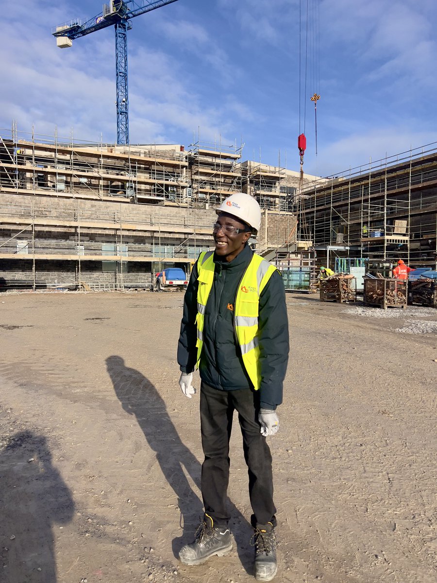 Tintonol's tweet photo. An architect on the job 😅 https://t.co/GXryYv1sL1
