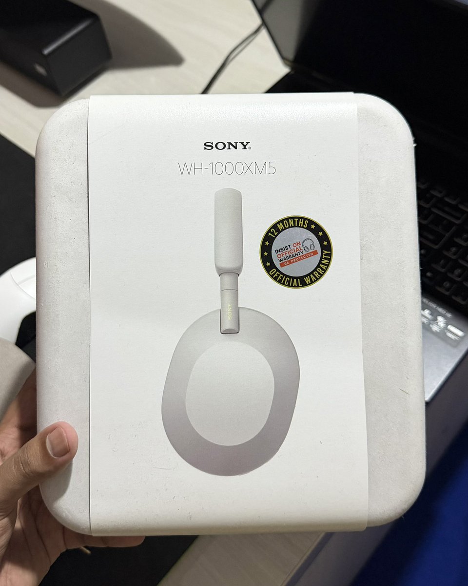 RameshRJDA's tweet photo. Im selling my beloved Sony XM5’s. If anyone is interested drop me a message.

Selling cus i want to upgrade. 
No scratches or issues
Purchased from Camera LK
with all Accessories 
65k negotiable https://t.co/7tEmaerRRe