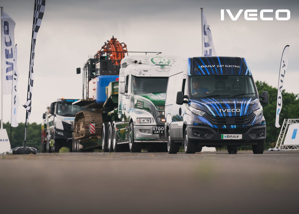 IVECOUK's tweet photo. Have we mentioned that our IVECO eDaily is a World Record holder?

Towing over 153 tonnes on pure electric power💪

#IVECO #eDaily #WorldRecord https://t.co/7ouBYJceZO