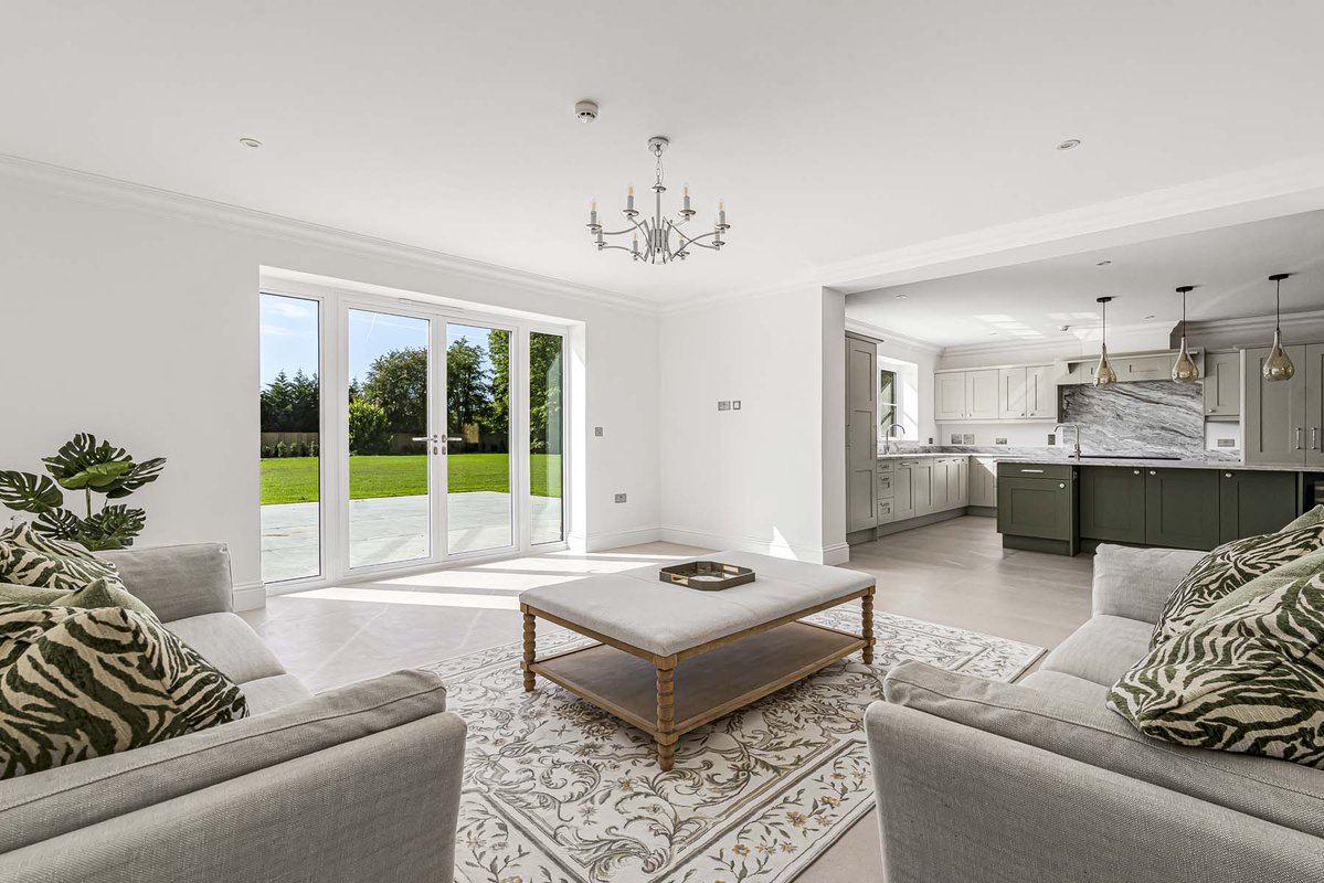 Warmingham's tweet photo. A brand new bespoke residence with high spec accommodation of 4,838 sq ft including 4 reception rooms, 5 beds, 4 baths, double garage with room above, in a 1.4 Acre plot, Whitchurch Hill £2,850,000 #OpeningNewDoors #Property #EstateAgent #RealEstate
 https://t.co/Z206aAcklu https://t.co/IGd9kYsOfa