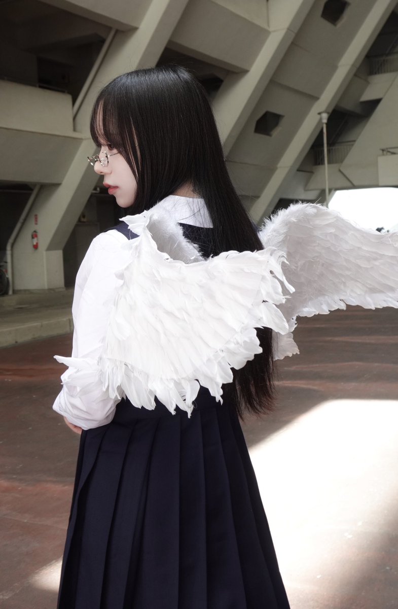 hakanai_oteri's tweet photo. メガネ女子の横顔に恋をした https://t.co/E2r17RIK8M