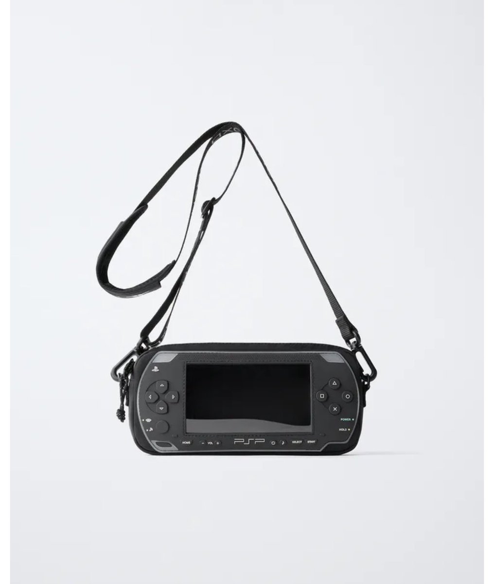 urispring's tweet photo. MINHA PRIMEIRA COMPRA NA ZARA FOI UMA BOLSITA DO PSP N TO ACREDITANDO https://t.co/oKsfh2aNLN