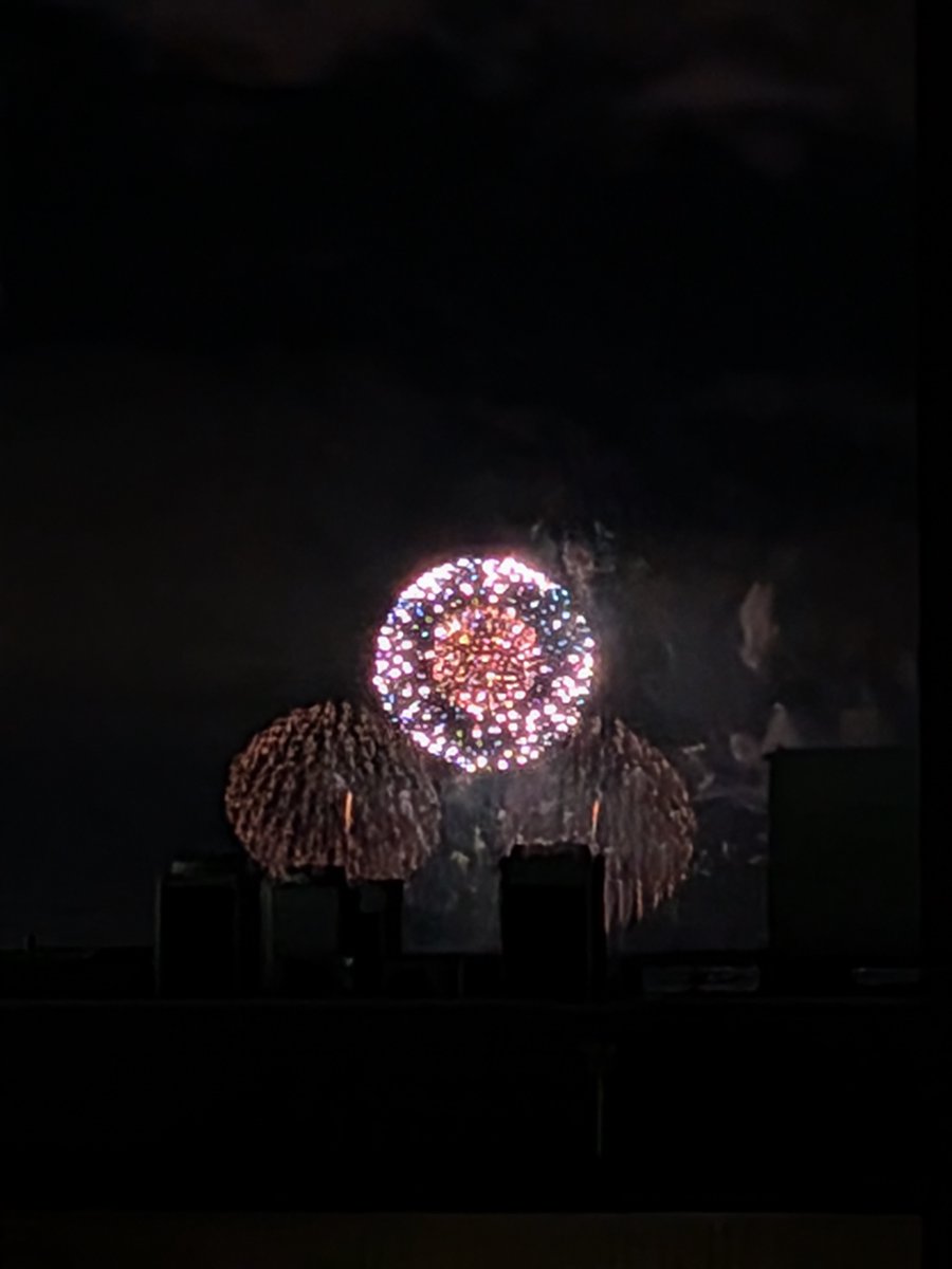 noazocs's tweet photo. 余談ですが、今日は京都芸術花火でした。教室から見えた花火の写真も一緒に投稿します✨

https://t.co/n377sMngDi
#プログラミング #松井山手 #京田辺 #noazocs https://t.co/WHQg3gX1Wv