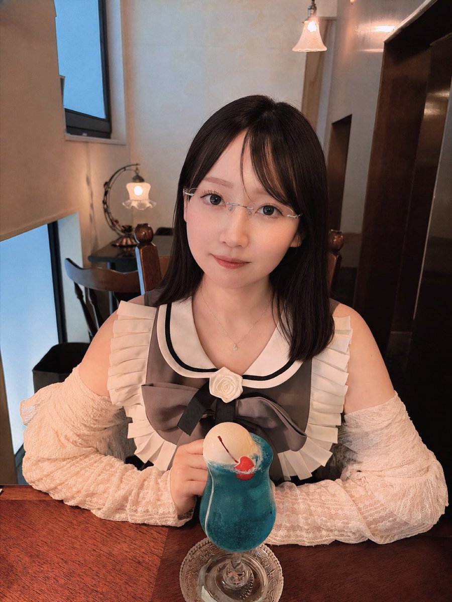 N_o817's tweet photo. あなた色に溶けるクリームソーダ🍋🧺 https://t.co/GGTXB9lHok