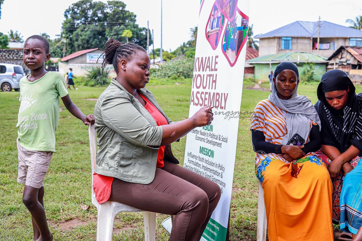 oslocenter's tweet photo. The Oslo Center recently hosted  a series of community barazas with @YouthLamu and @KwaleYouth 
Support by @theLeftForum, we support Kenya's next generation as empowered participants democratic governance ✊🏾 https://t.co/mh4qAS1XQ9