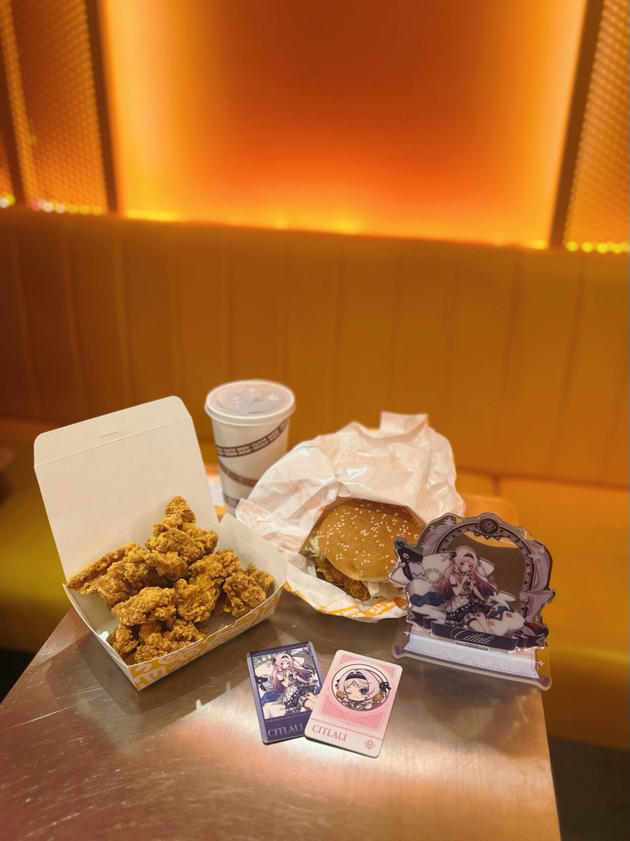 ctlli0120's tweet photo. Genshin Impact &amp; Mom’s Touch🍔💭
ずっと行きたかったマムズタッチの日本店⁠꒰ꈍ⁠ᐜ⁠ꈍ⁠꒱✨本国のお店には行けなかったので、日本でPVに登場していたメニューと同じものを食べました( ๑ᵔ⤙ᵔ๑ )ŧ‹”ŧ‹”💕 https://t.co/rnUMjfabJN