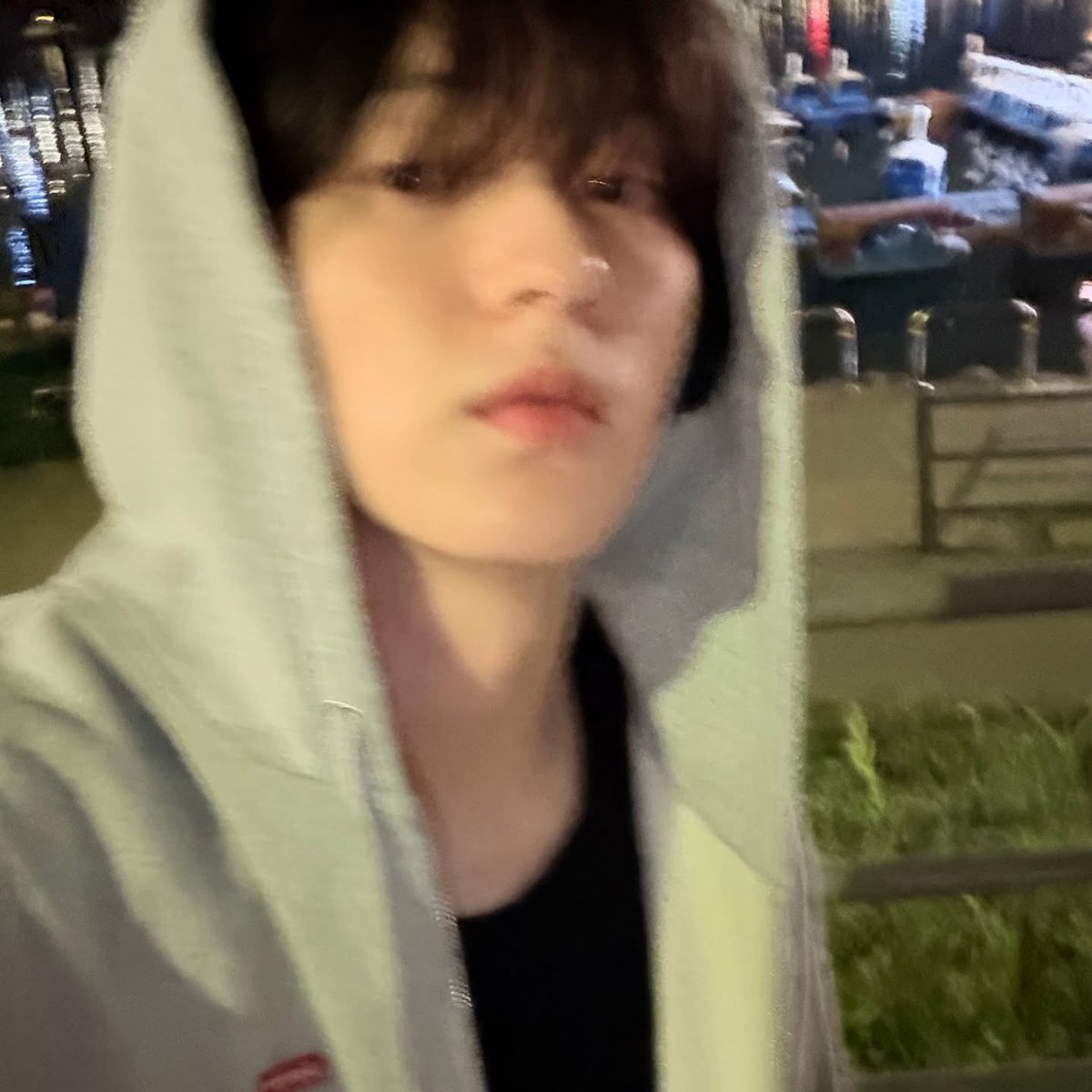 엘 tweet media