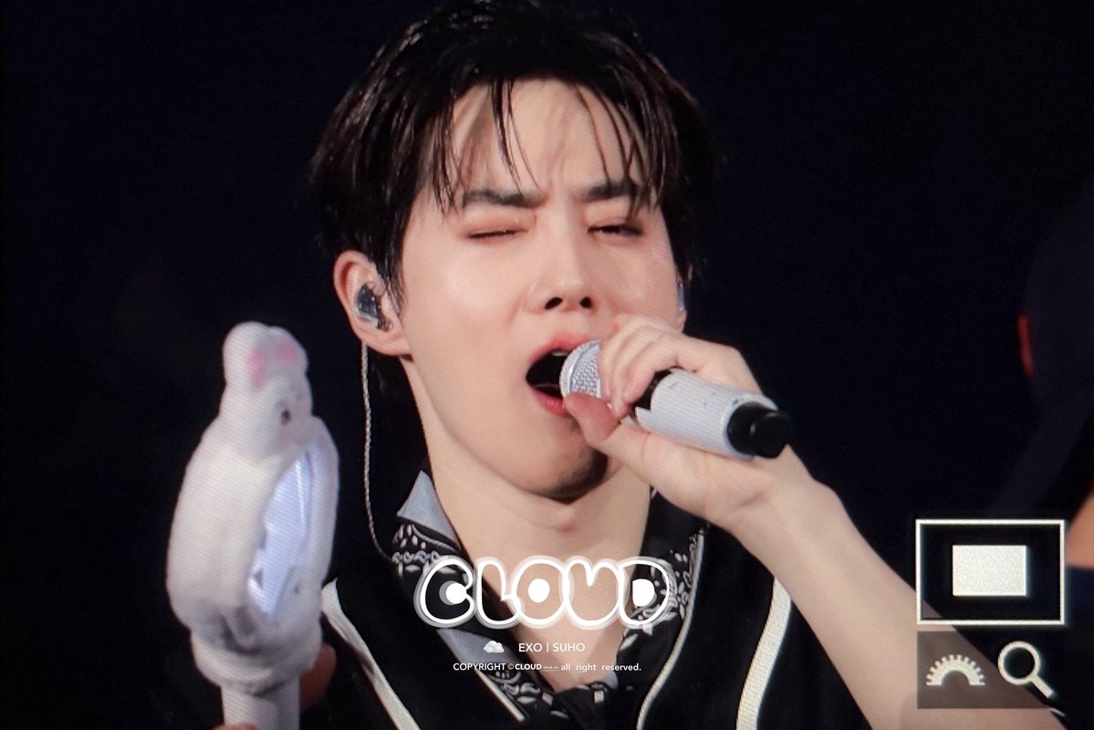 CLOUD_rto's tweet photo. 260603
멋지다 준며니 💪🏻💪🏻
#EXhOrizon_in_JAPAN Day 2 
#EXhOrizon_in_OSAKA
#수호 #SUHO  #김준면  
#金俊勉 #スホ @weareoneEXO https://t.co/p2FoyuLjga