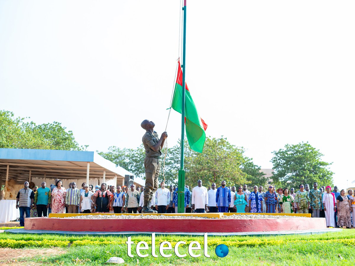 Telecel_Faso's tweet photo. Traditionnelle montée des Couleurs Nationales🇧🇫 du mois de Juin 2026.

Ce 03 juin 2026, le personnel de Telecel Faso s’est réuni autour de la traditionnelle montée des couleurs, un moment de communion patriotique et de rappel des valeurs qui nous unissent au quotidien. https://t.co/sVTkntFsD7