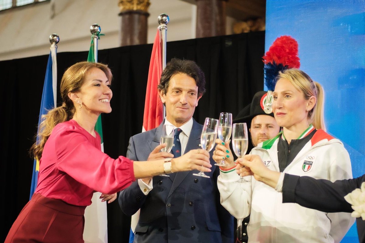 ItalyInTheNL's tweet photo. In occasione degli 80 anni della Repubblica Italiana, il 2 giugno 2026 l’Ambasciata ha organizzato un evento per festeggiare valori di democrazia e libertà.

Ospiti d’onore Francesca Lollobrigida, Ministro della Difesa Olandese Dilan Yeşilgöz-Zegerius e Sbandieratori di Assisi. https://t.co/BDADCyK9k9