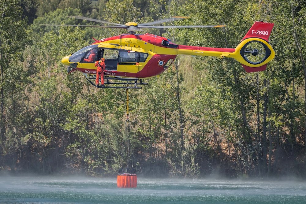 eulfred's tweet photo. Les #H145D3 de la @SecCivileFrance vont pouvoir effectuer des missions #HBE. La Corse est équipée, d'autres bases du sud vont suivre. 

https://t.co/O5vK9ppoEA

@AeroBuzzfr https://t.co/aRXSP7sCz9