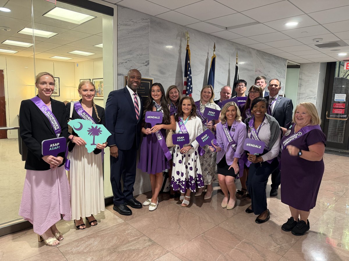 AmandaPinSC's tweet photo. Thank you @SenatorTimScott &amp; staff for taking the time to discuss Alzheimer’s Screening &amp; Prevention (ASAP) Act (H.R. 6130/ S. 3267)! We hope Congress will allow Medicare to cover screening to detect Alzheimer’s before symptoms appear…ASAP 💜
#alzforum
#ENDALZ https://t.co/juqTvd0S98